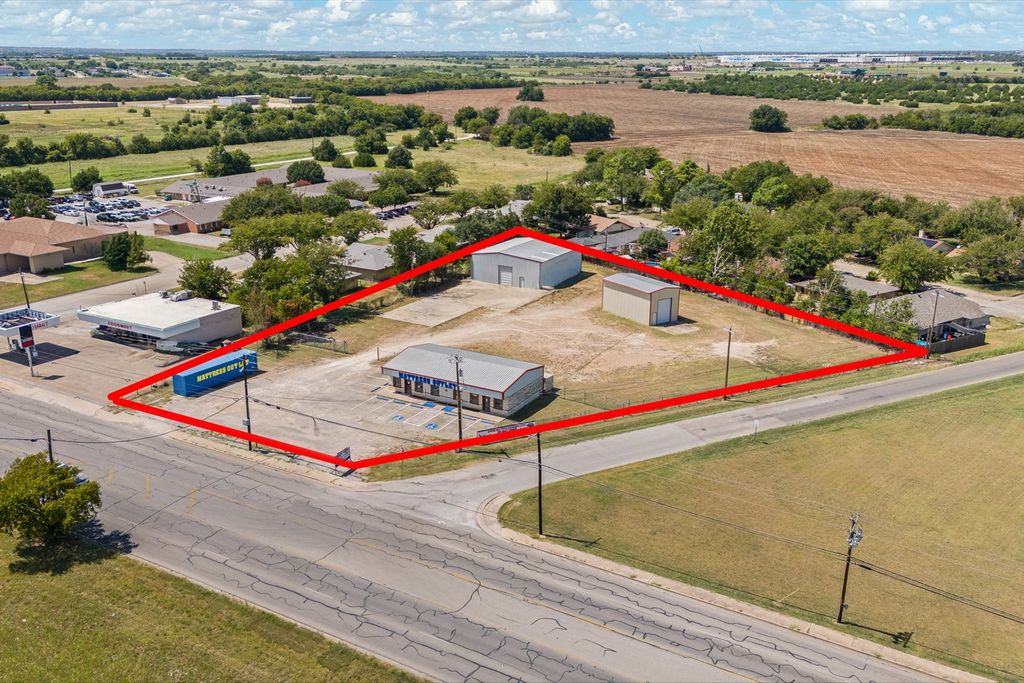500 W Kilpatrick Street, Cleburne, TX 76033