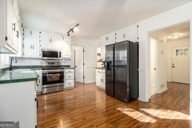 8212 Lullwater Court, Jonesboro, GA 30236