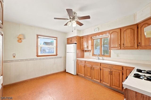 31 Beachwood Rd, Parsippany-troy Hills Twp., NJ 07054