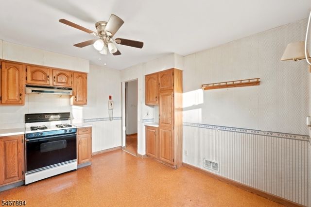 31 Beachwood Rd, Parsippany-troy Hills Twp., NJ 07054