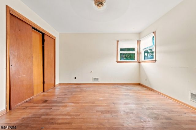 31 Beachwood Rd, Parsippany-troy Hills Twp., NJ 07054