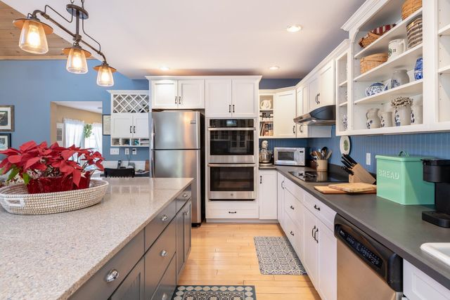 8 Oak Knoll Road, Meredith, NH 03253