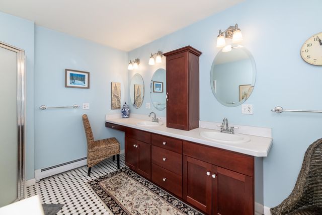 8 Oak Knoll Road, Meredith, NH 03253