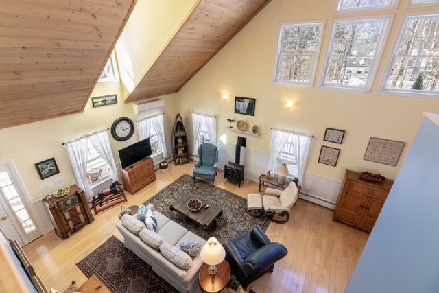 8 Oak Knoll Road, Meredith, NH 03253