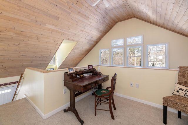 8 Oak Knoll Road, Meredith, NH 03253