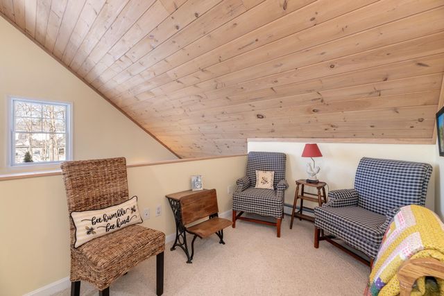 8 Oak Knoll Road, Meredith, NH 03253