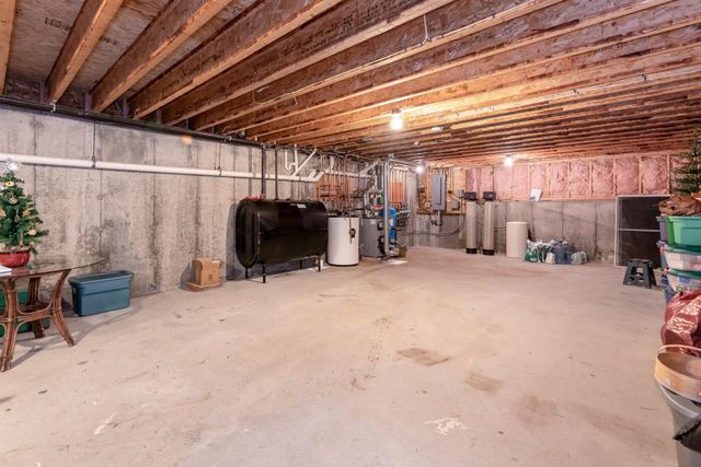 8 Oak Knoll Road, Meredith, NH 03253