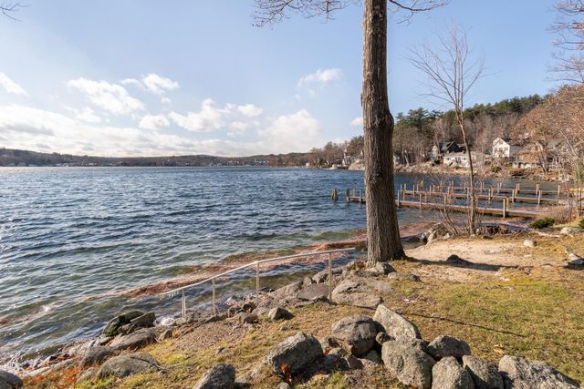 8 Oak Knoll Road, Meredith, NH 03253