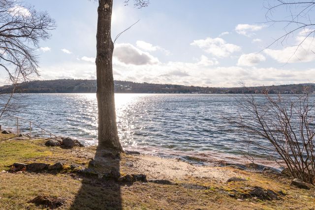 8 Oak Knoll Road, Meredith, NH 03253