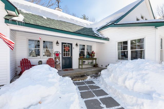 8 Oak Knoll Road, Meredith, NH 03253