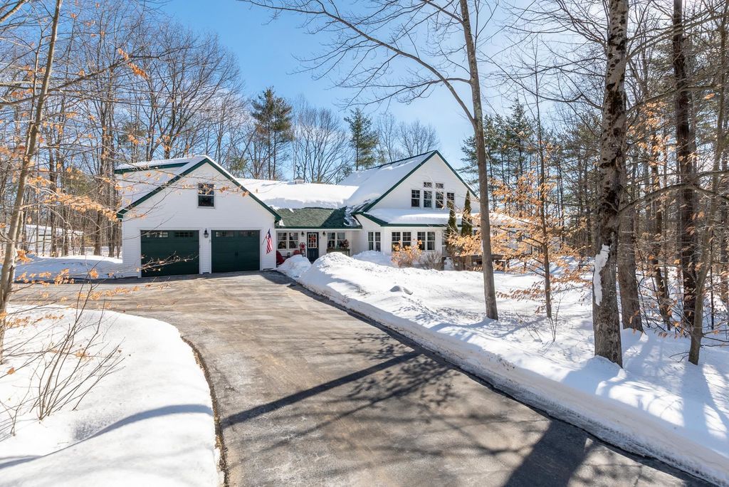 8 Oak Knoll Road, Meredith, NH 03253