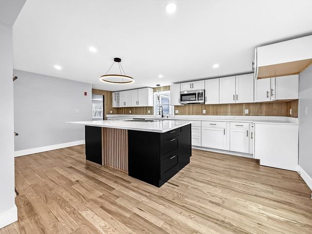 21 Burlington Rd, Billerica, MA 01821