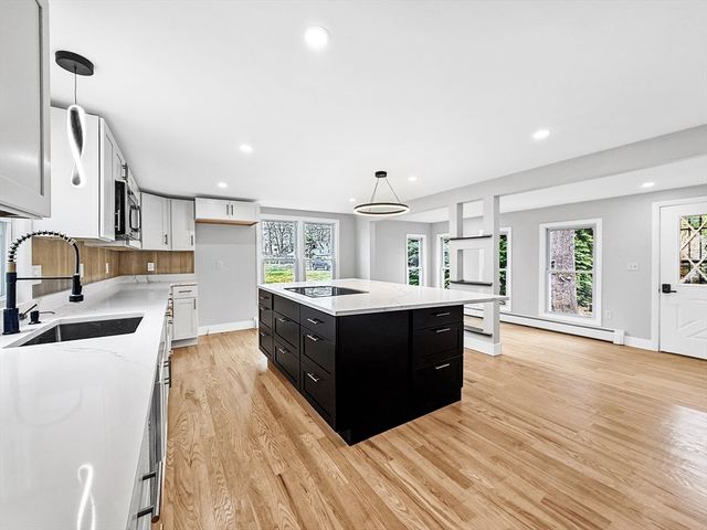 21 Burlington Rd, Billerica, MA 01821
