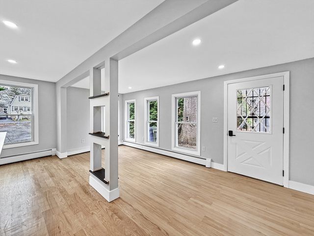 21 Burlington Rd, Billerica, MA 01821