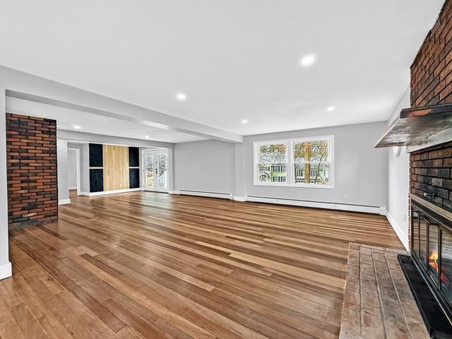 21 Burlington Rd, Billerica, MA 01821