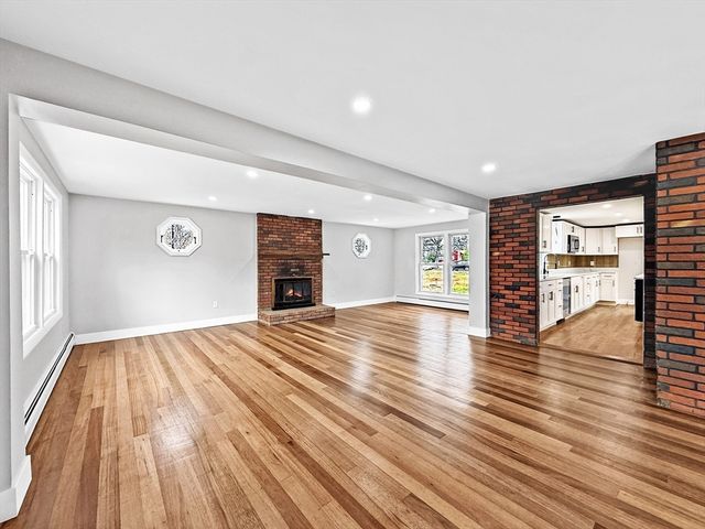 21 Burlington Rd, Billerica, MA 01821