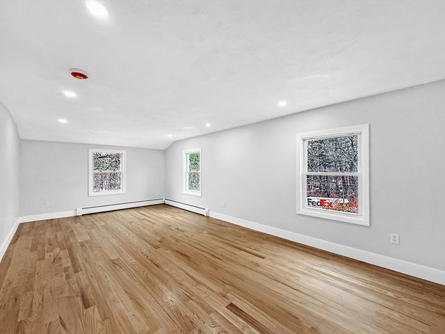 21 Burlington Rd, Billerica, MA 01821