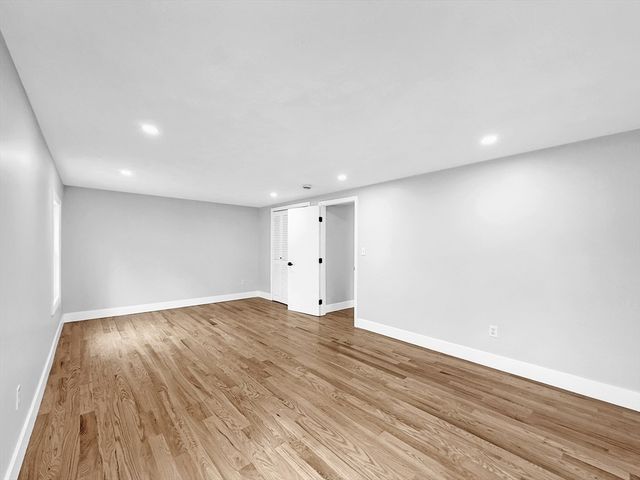 21 Burlington Rd, Billerica, MA 01821