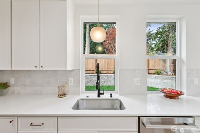 20205 5th Avenue NW, Shoreline, WA 98177