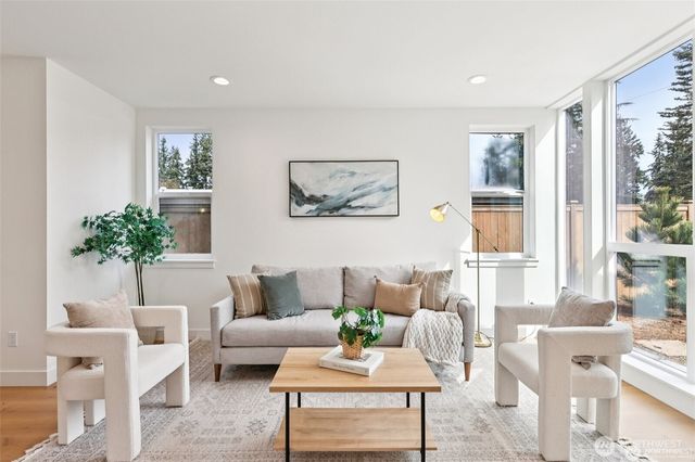 20205 5th Avenue NW, Shoreline, WA 98177