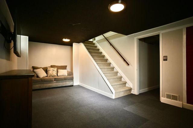 301 19th Avenue N, Hopkins, MN 55343