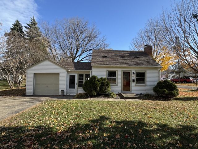 301 19th Avenue N, Hopkins, MN 55343