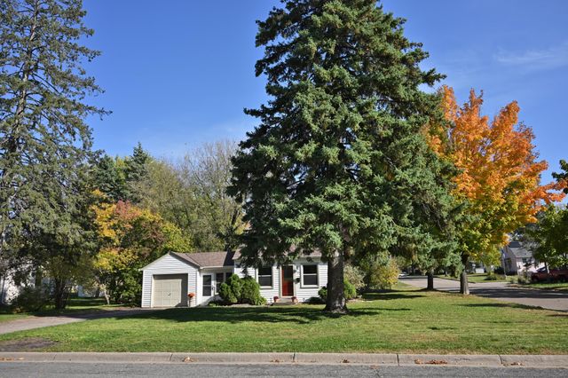 301 19th Avenue N, Hopkins, MN 55343