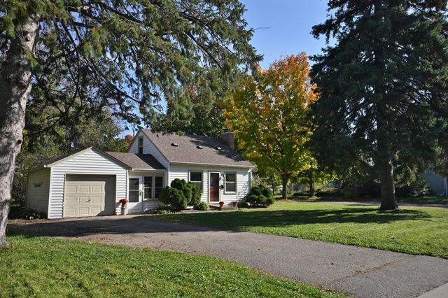 301 19th Avenue N, Hopkins, MN 55343