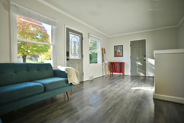 301 19th Avenue N, Hopkins, MN 55343