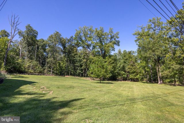 107 ROCK RIDGE RD, Ottsville, PA 18942