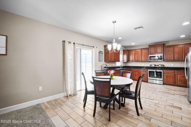 2028 Snapdragon Drive NW, Palm Bay, FL 32907