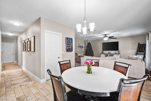 2028 Snapdragon Drive NW, Palm Bay, FL 32907