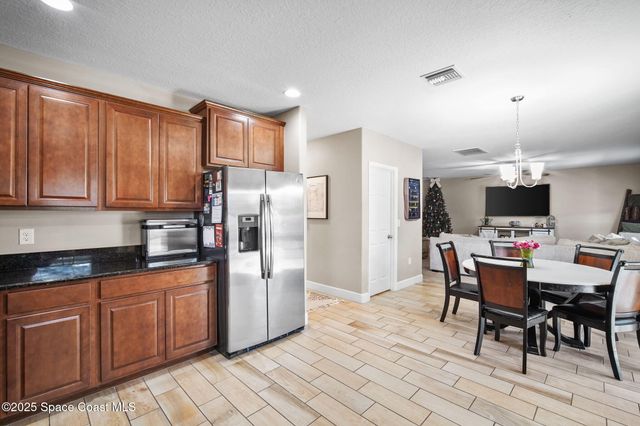 2028 Snapdragon Drive NW, Palm Bay, FL 32907