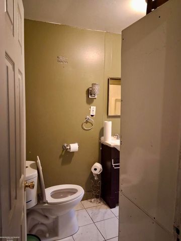 487 Chalmers Street, Detroit, MI 48215