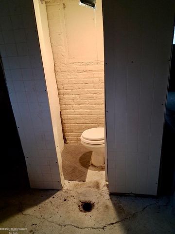 487 Chalmers Street, Detroit, MI 48215