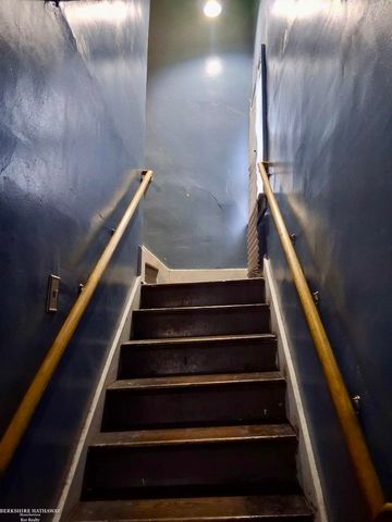 487 Chalmers Street, Detroit, MI 48215