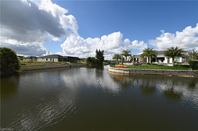 432 SW 22nd ST, Cape Coral, FL 33991