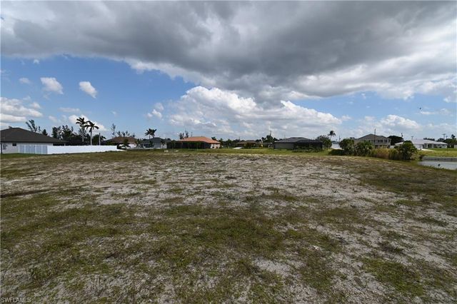 432 SW 22nd ST, Cape Coral, FL 33991