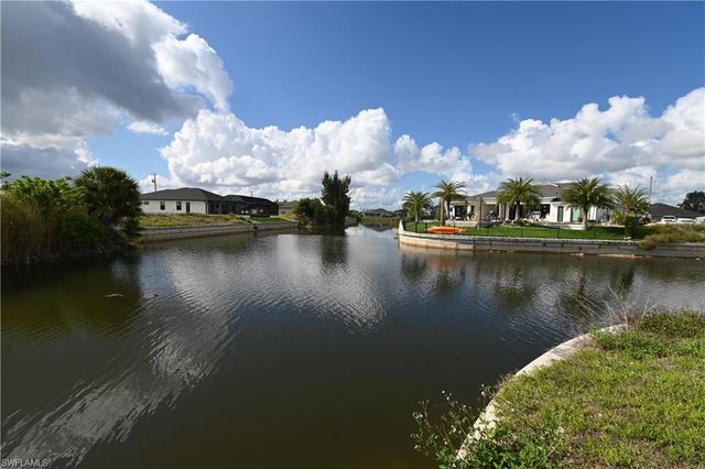 432 SW 22nd ST, Cape Coral, FL 33991