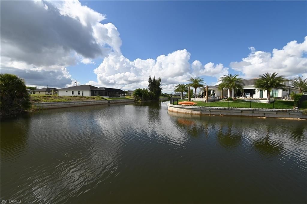 432 SW 22nd ST, CAPE CORAL, FL 33991 — photo 2