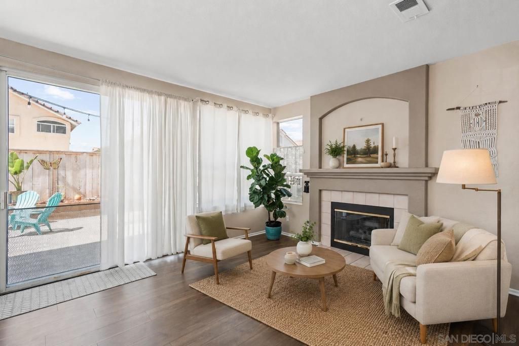 Image 6 of property listing at 1593 Avenida Guillermo, Oceanside, CA 92056