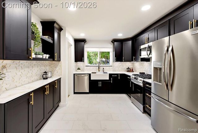 3830 Ravena Avenue, Royal Oak, MI 48073