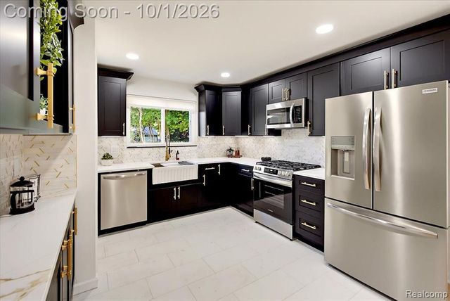 3830 Ravena Avenue, Royal Oak, MI 48073