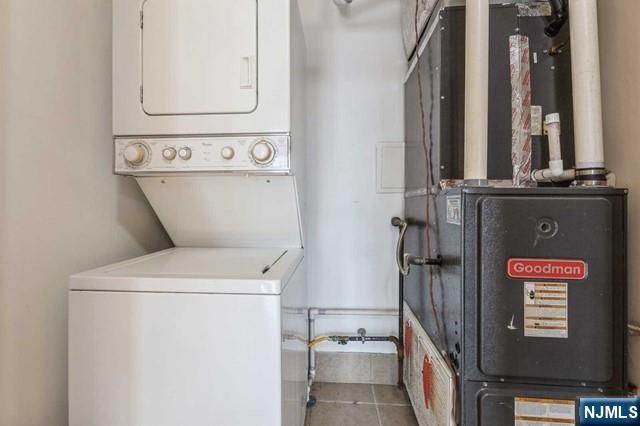 17 Meadow Road 401, Rutherford, NJ 07070