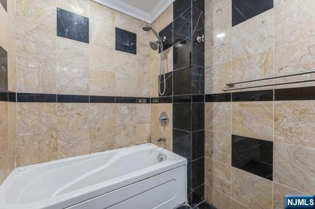 17 Meadow Road 401, Rutherford, NJ 07070