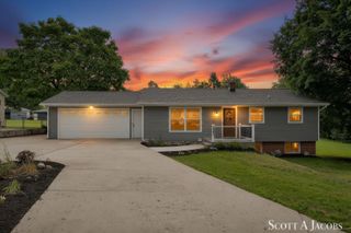 3644 Ivy Drive Ne, Plainfield Twp, MI 49525