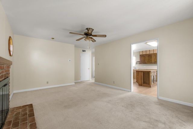 4617 Freeway Cir, Sacramento, CA 95841