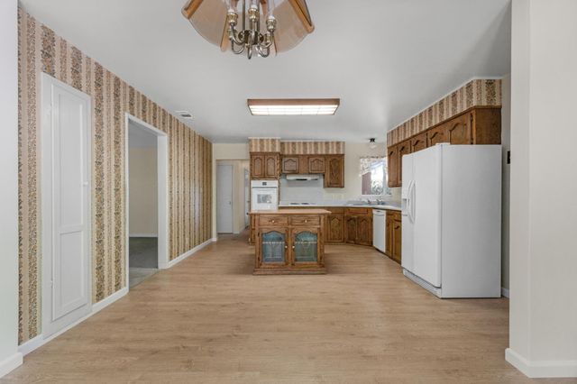 4617 Freeway Cir, Sacramento, CA 95841
