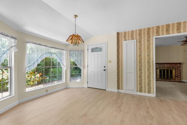 4617 Freeway Cir, Sacramento, CA 95841