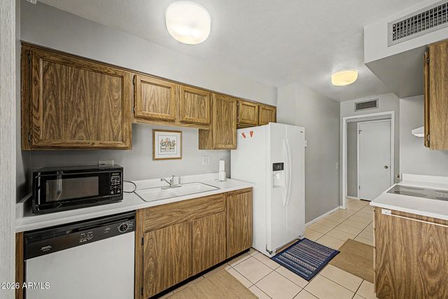 18842 N LAKEFOREST Drive, Sun City, AZ 85373